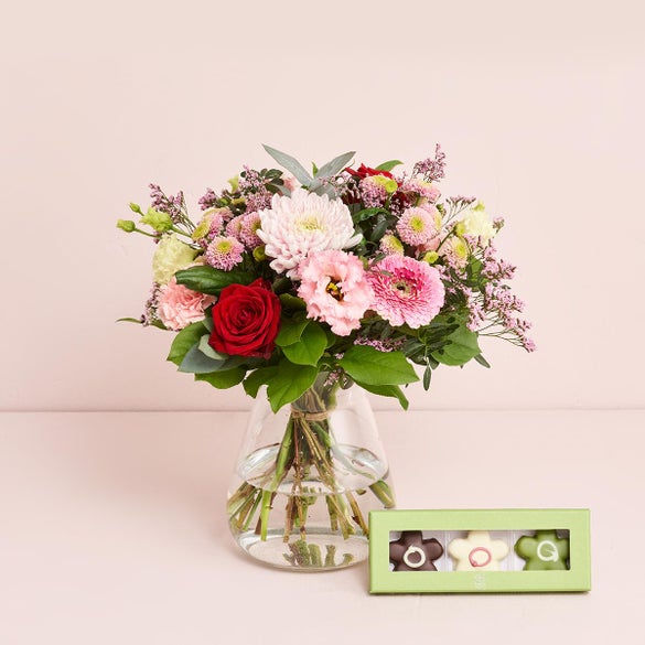 Den betænksomme med CHO CHO marcipanblomster